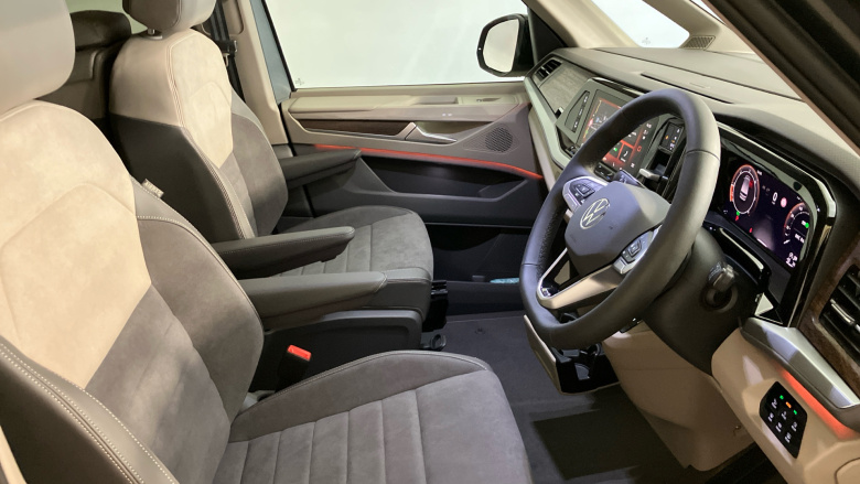 Volkswagen Multivan 2.0 TDI Style 5dr LWB DSG Diesel Estate